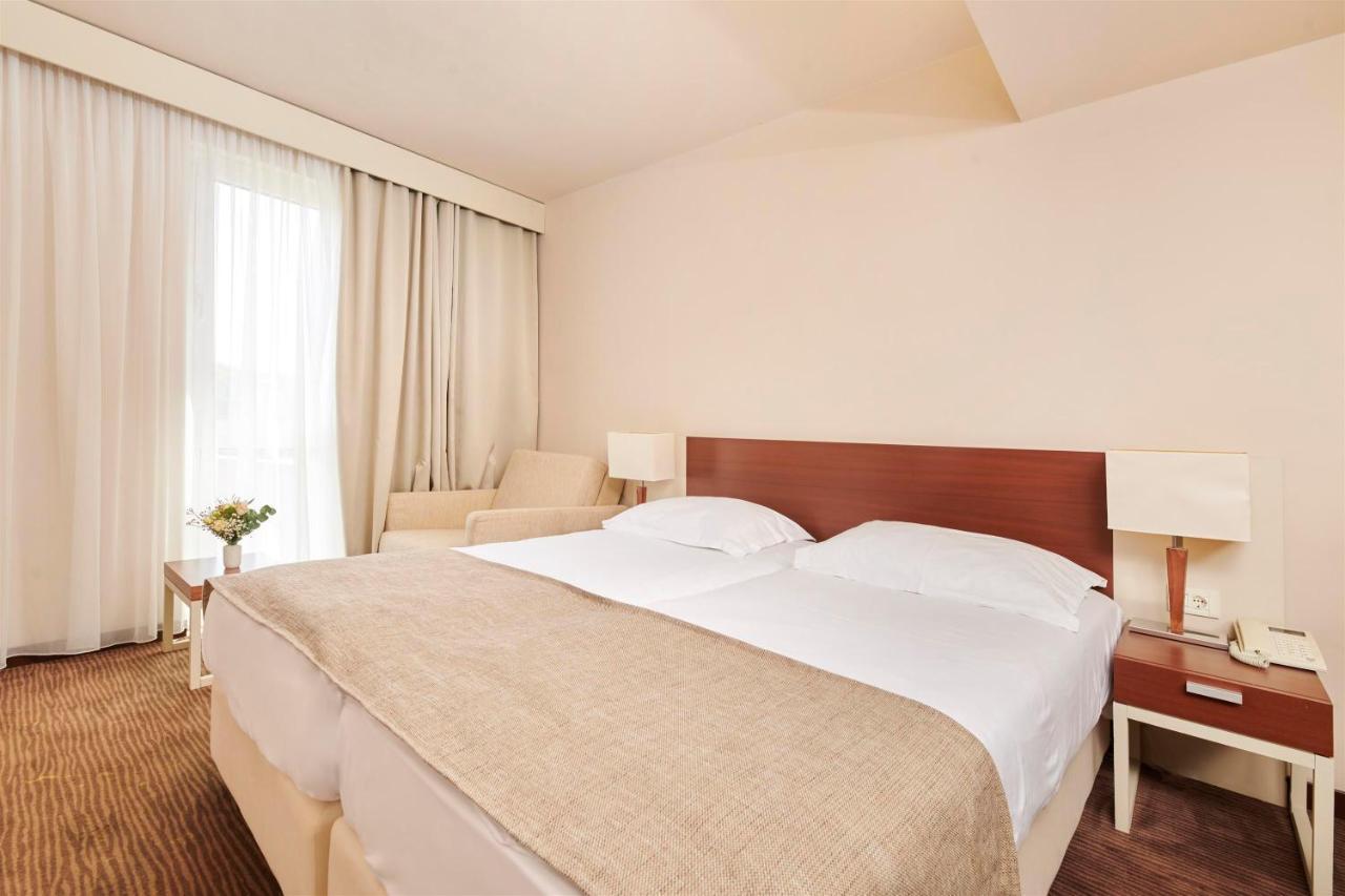 Hotel Albatros Plava Laguna Poreč Dış mekan fotoğraf