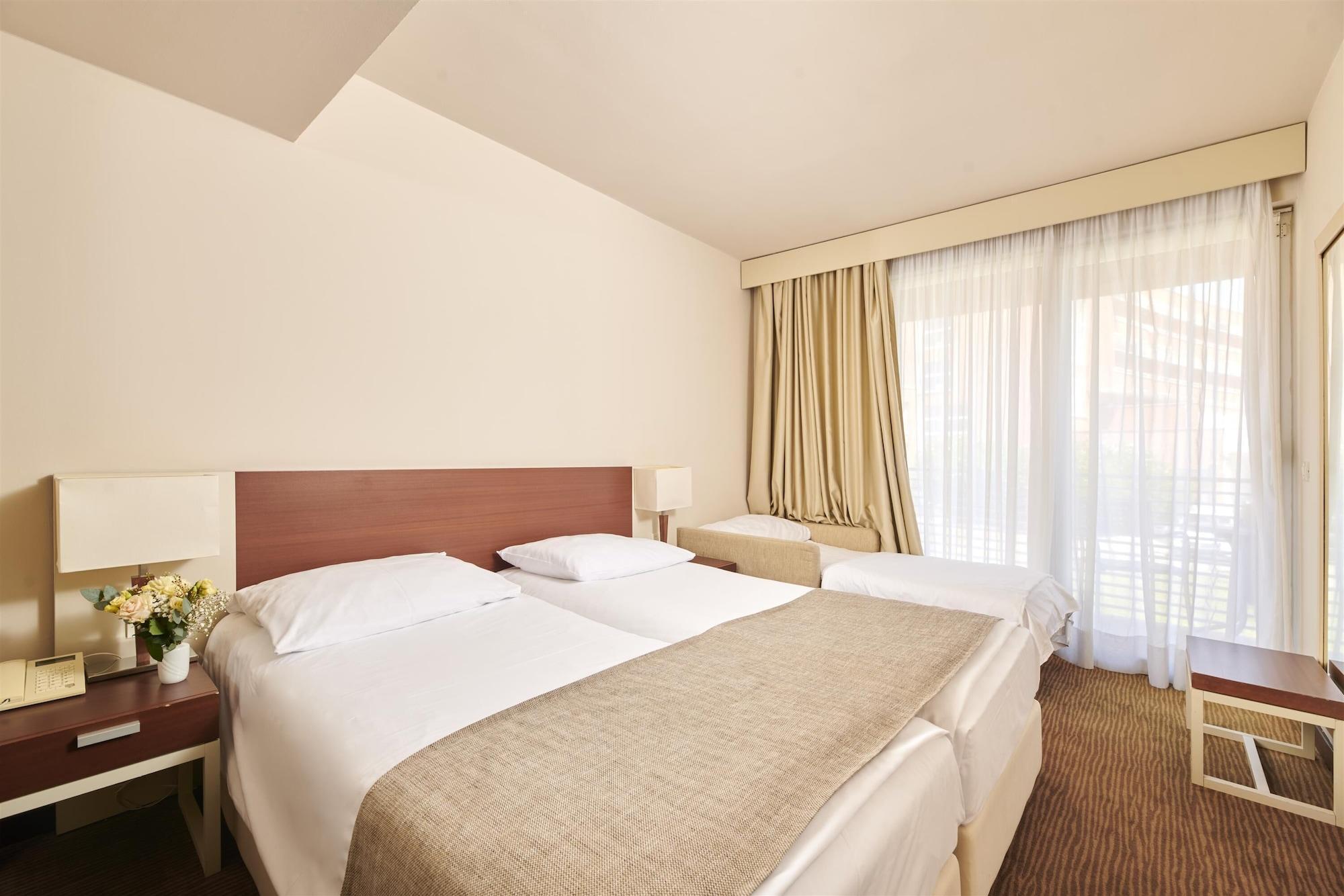 Hotel Albatros Plava Laguna Poreč Dış mekan fotoğraf