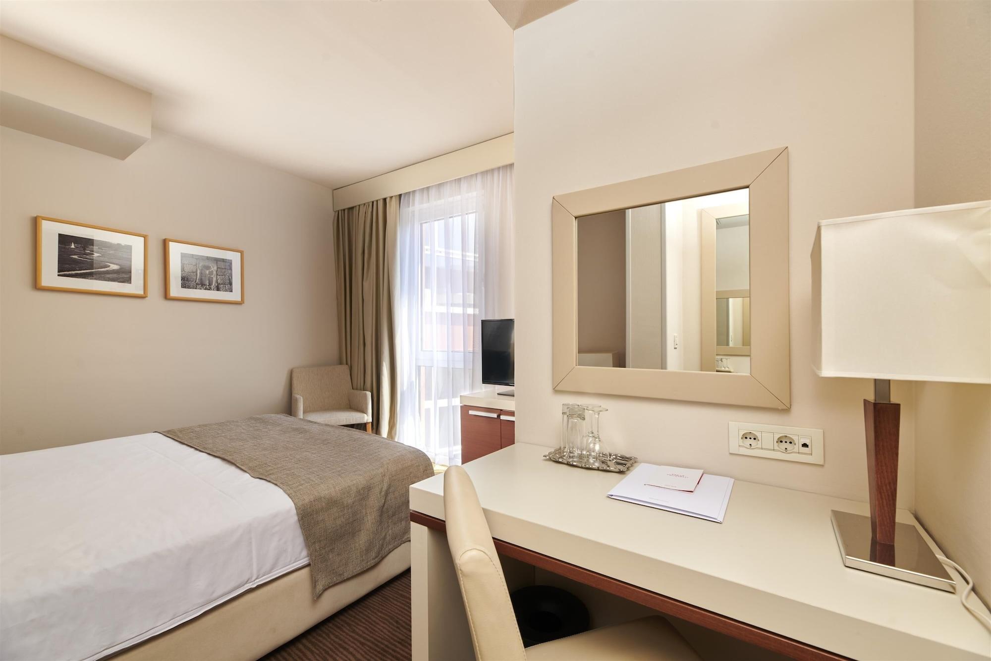 Hotel Albatros Plava Laguna Poreč Dış mekan fotoğraf